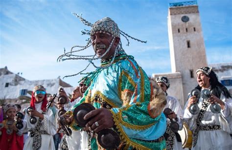  Gnawa Nights Soivat Mystiset Rhythmit ja Kiehtovat Laulut Marokon Perinteestä